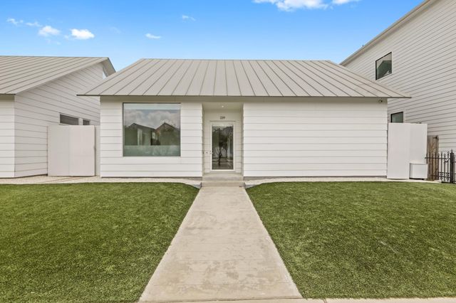 233 W 25th, Houston, TX 77008