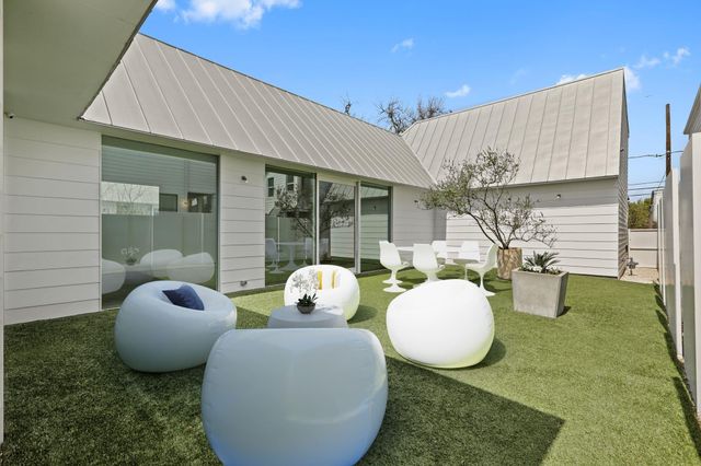 233 W 25th, Houston, TX 77008
