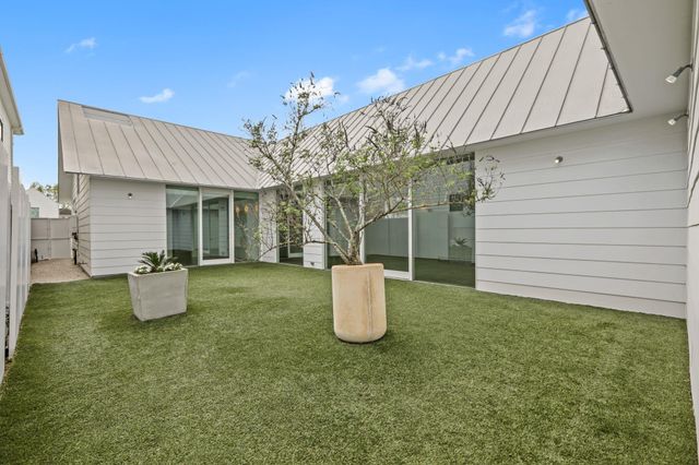 233 W 25th, Houston, TX 77008