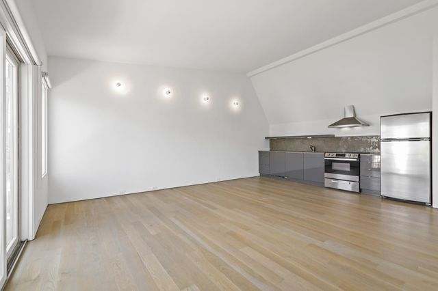 233 W 25th, Houston, TX 77008