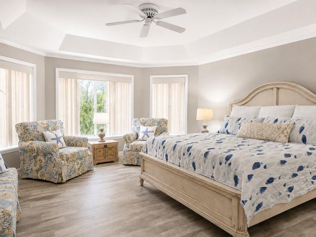 140 50TH STREET, Holmes Beach, FL 34217