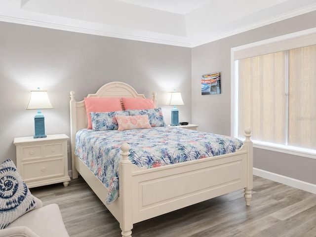 140 50TH STREET, Holmes Beach, FL 34217