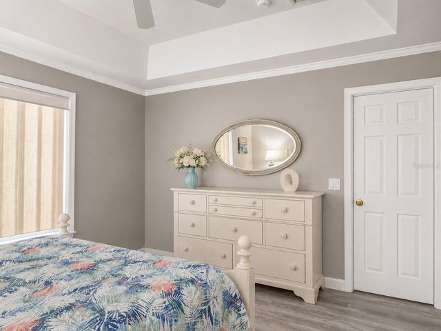 140 50TH STREET, Holmes Beach, FL 34217