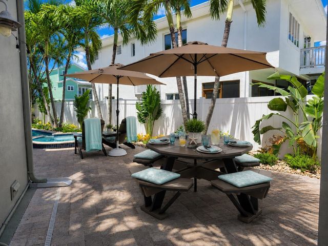 140 50TH STREET, Holmes Beach, FL 34217