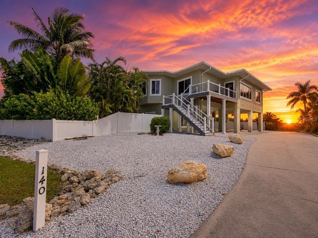 140 50TH STREET, Holmes Beach, FL 34217