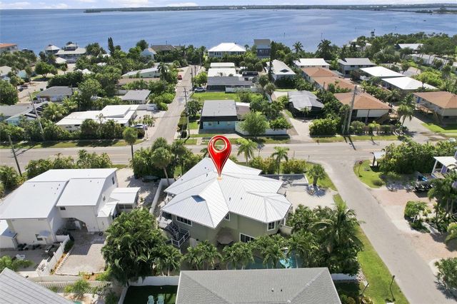 140 50TH STREET, Holmes Beach, FL 34217