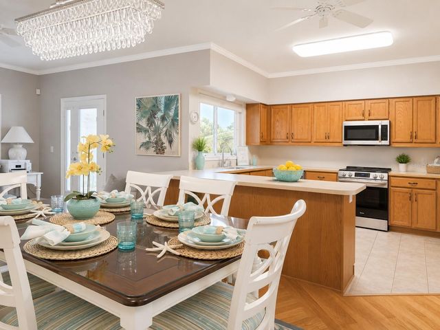 140 50TH STREET, Holmes Beach, FL 34217