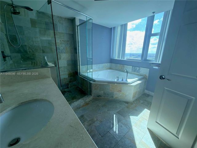 2641 N Flamingo Rd 1701N, Sunrise, FL 33323