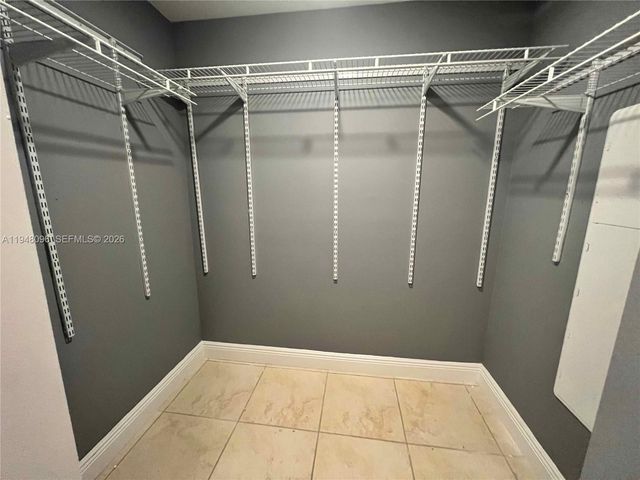 2641 N Flamingo Rd 1701N, Sunrise, FL 33323