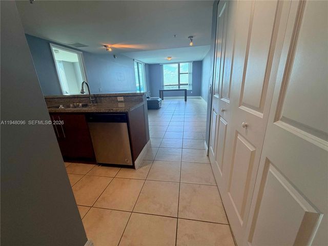 2641 N Flamingo Rd 1701N, Sunrise, FL 33323