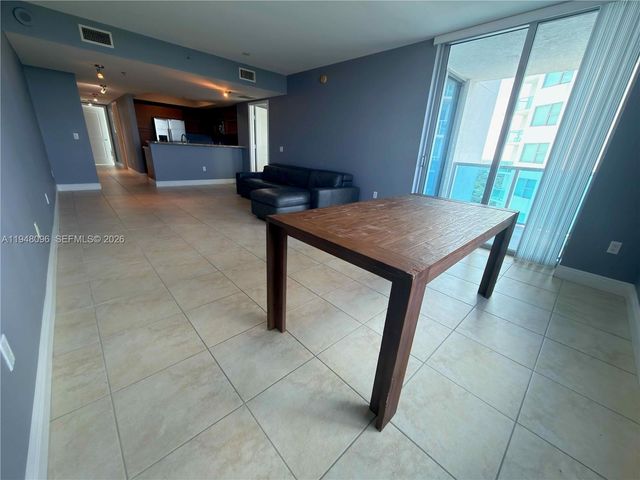 2641 N Flamingo Rd 1701N, Sunrise, FL 33323