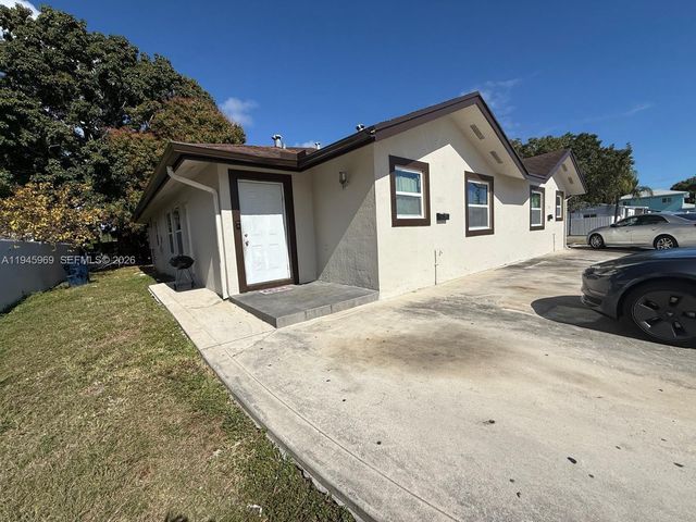 10501-10503 SW 172, Miami, FL 33157