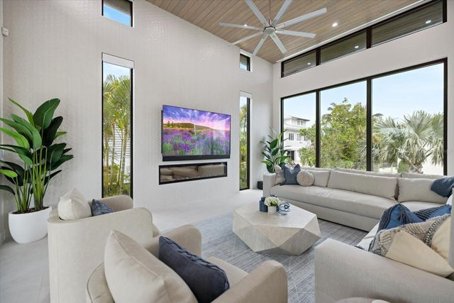 590 DE NARVAEZ DRIVE, Longboat Key, FL 34228