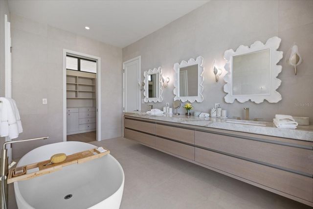 590 DE NARVAEZ DRIVE, Longboat Key, FL 34228