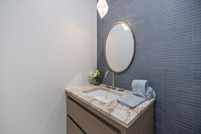 590 DE NARVAEZ DRIVE, Longboat Key, FL 34228