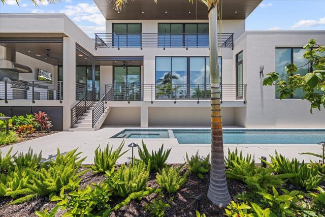 590 DE NARVAEZ DRIVE, Longboat Key, FL 34228