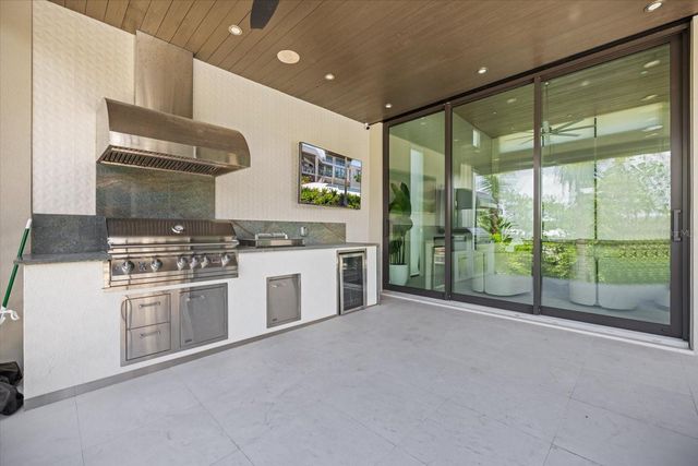 590 DE NARVAEZ DRIVE, Longboat Key, FL 34228