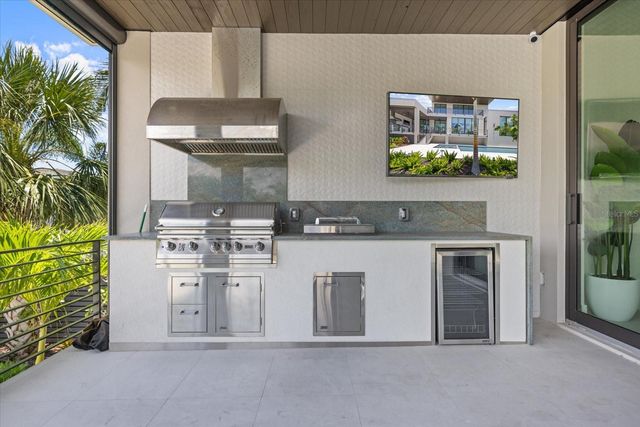 590 DE NARVAEZ DRIVE, Longboat Key, FL 34228