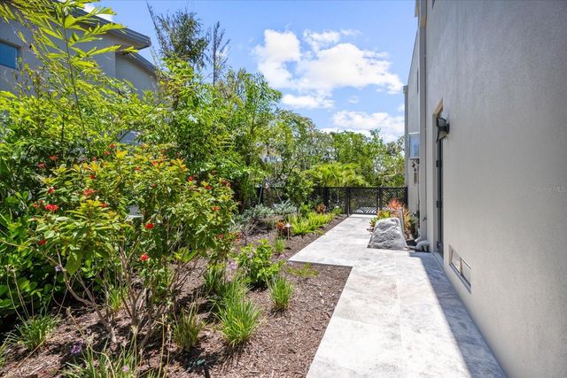 590 DE NARVAEZ DRIVE, Longboat Key, FL 34228