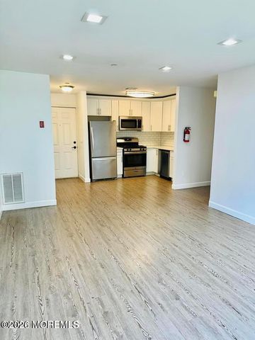 76 Des Moines Court, Tinton Falls, NJ 07712
