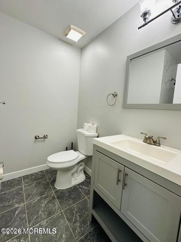 76 Des Moines Court, Tinton Falls, NJ 07712