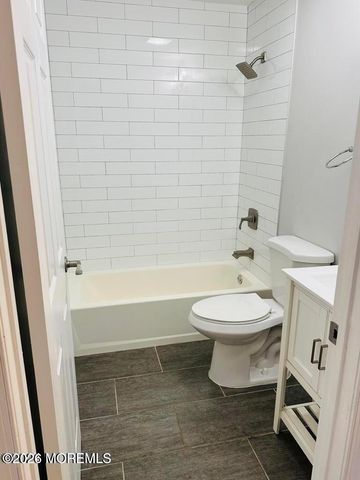 76 Des Moines Court, Tinton Falls, NJ 07712