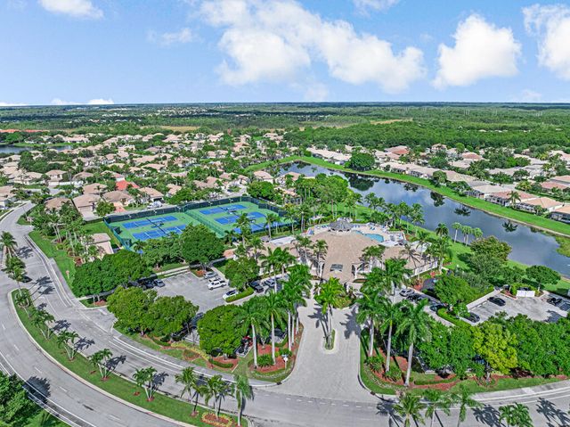 8429 LONG BAY, West Palm Beach, FL 33411
