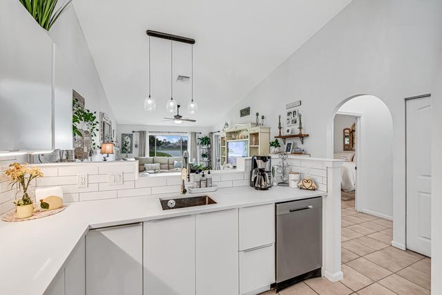 8429 LONG BAY, West Palm Beach, FL 33411