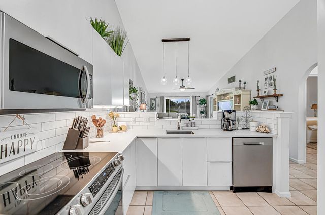 8429 LONG BAY, West Palm Beach, FL 33411