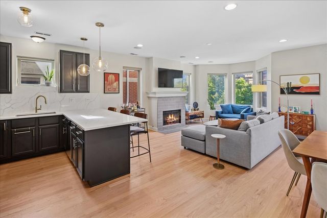 1533 N Campbell Avenue 3, Chicago, IL 60622