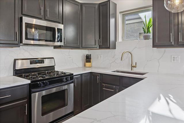 1533 N Campbell Avenue 3, Chicago, IL 60622