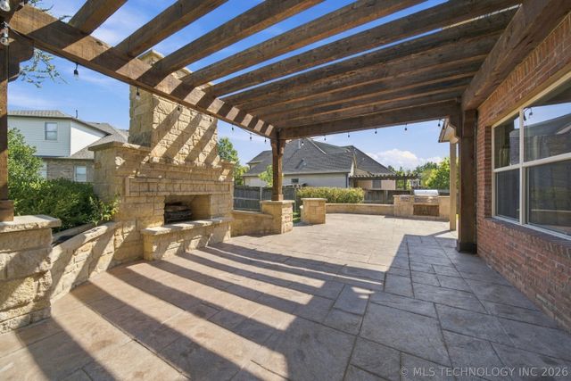 11281 S 72nd East Place, Bixby, OK 74008
