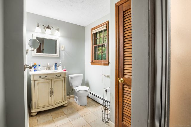 25 Knollwood Drive, Vernon, CT 06066