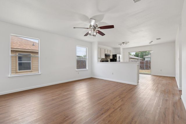 12617 Campana DR, Del Valle, TX 78617