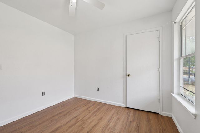 12617 Campana DR, Del Valle, TX 78617