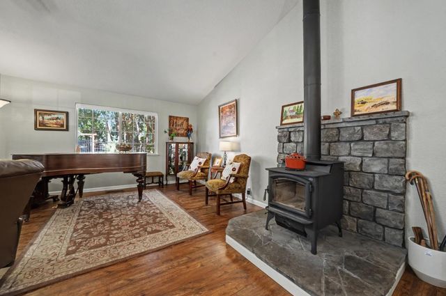 23871 Meadow Crest Dr, Pioneer, CA 95666