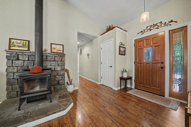 23871 Meadow Crest Dr, Pioneer, CA 95666