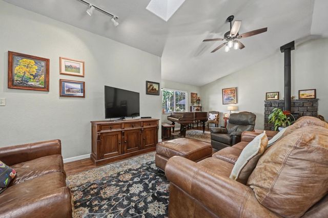 23871 Meadow Crest Dr, Pioneer, CA 95666