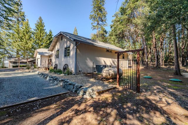 23871 Meadow Crest Dr, Pioneer, CA 95666