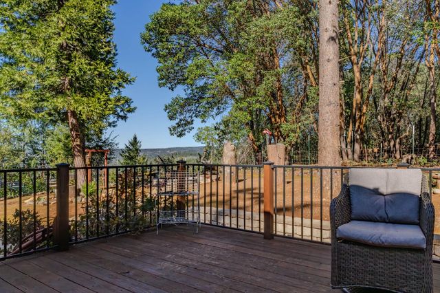 23871 Meadow Crest Dr, Pioneer, CA 95666