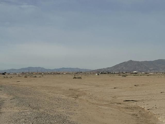 1102 Stanford Avenue, Salton City, CA 92274