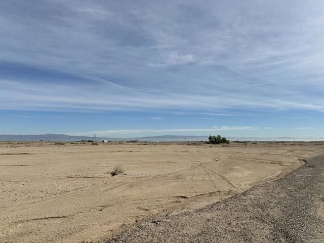 1102 Stanford Avenue, Salton City, CA 92274