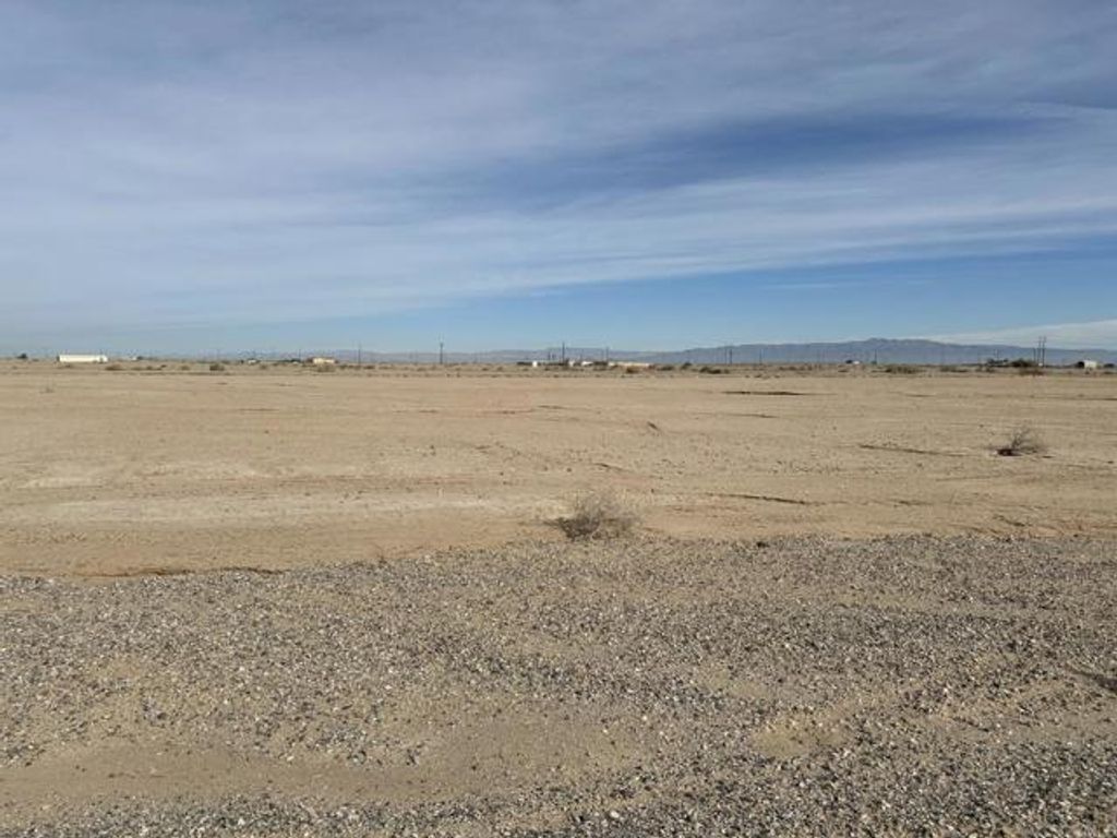 1102 Stanford Avenue, Salton City, CA 92274