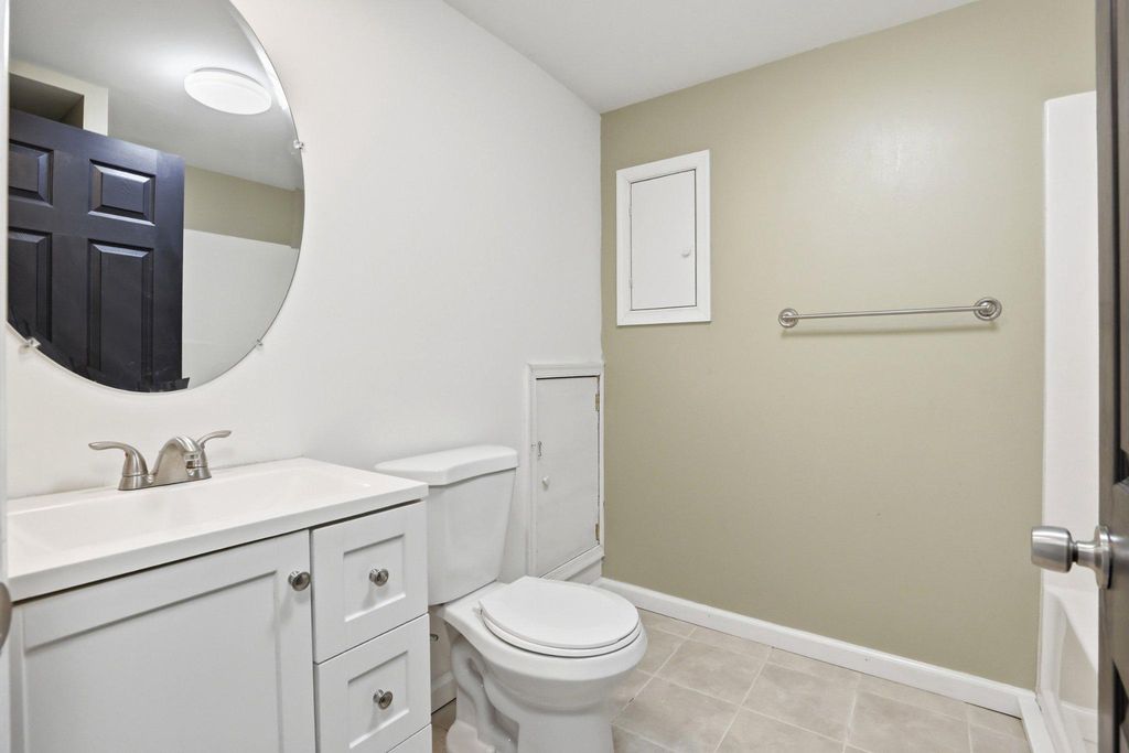 Image 23 of property listing at 941 PAT LN, Huntingtown, MD 20639