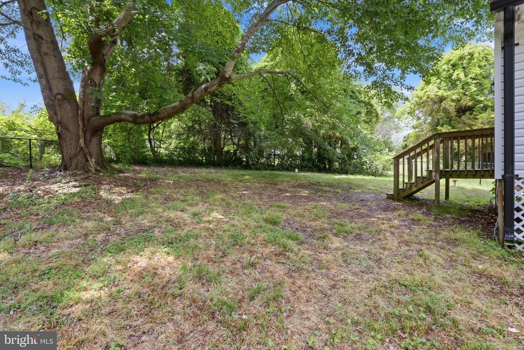 Image 27 of property listing at 941 PAT LN, Huntingtown, MD 20639