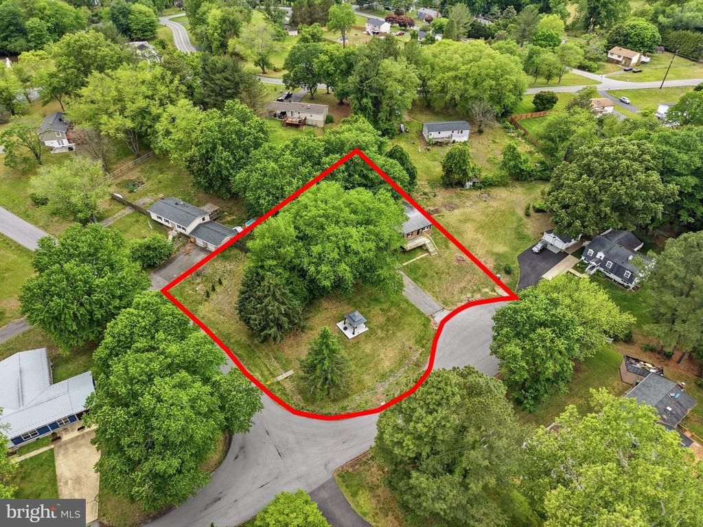 Image 30 of property listing at 941 PAT LN, Huntingtown, MD 20639