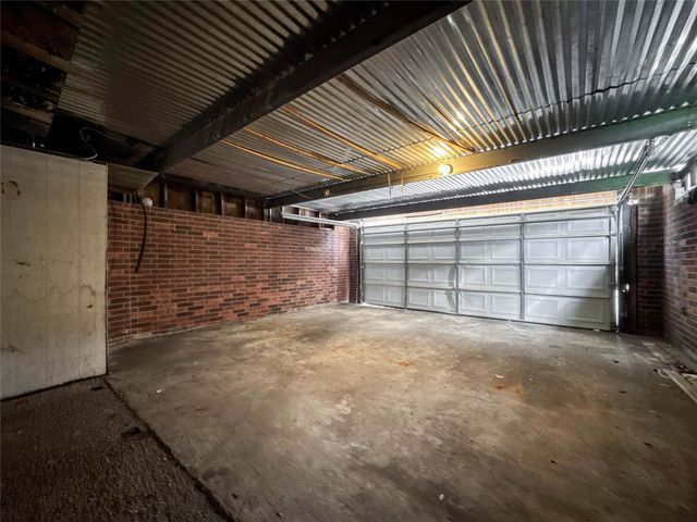 11873 Algonquin Drive, Houston, TX 77089