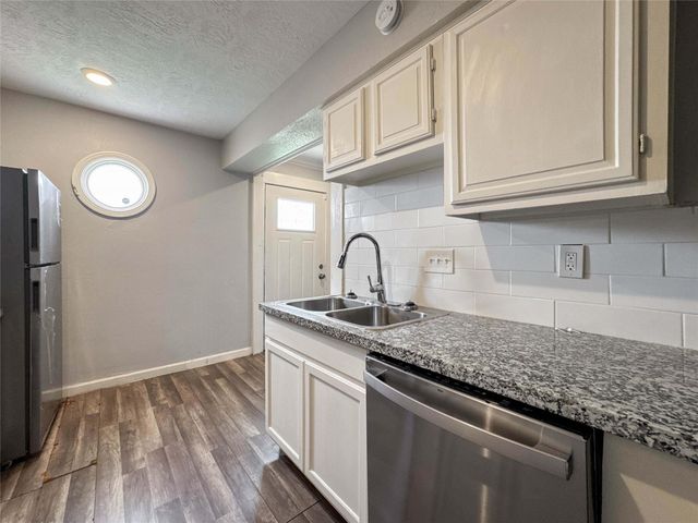 11873 Algonquin Drive, Houston, TX 77089