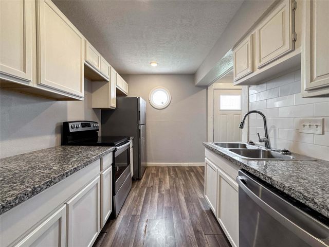 11873 Algonquin Drive, Houston, TX 77089