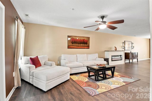 106 Locomotive Lane 201, Mooresville, NC 28115